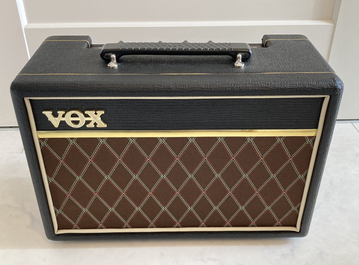 ヤフオク! - VOX(コンボ ギターアンプ)の中古品・新品・未使用品一覧
