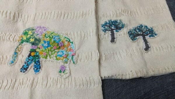 花刺繍、クッションカバー2枚セット、45×45、象と木、ハンドメイド