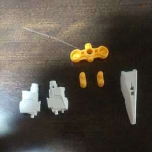  Bandai 1/100 Gundam Lynn tovurum attached over . parts only junk 