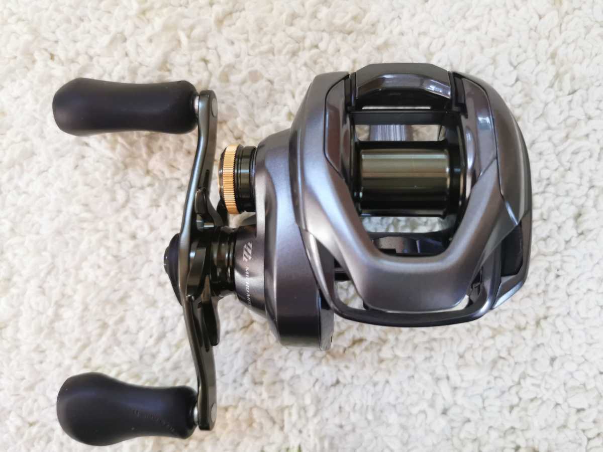 シマノ 22クラドDC200XG(右)未使用 リール フィッシング スポーツ