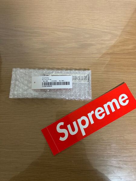 supreme キーホルダー