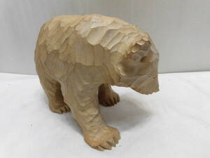 白木、熊の彫物（洋作）北海道産
