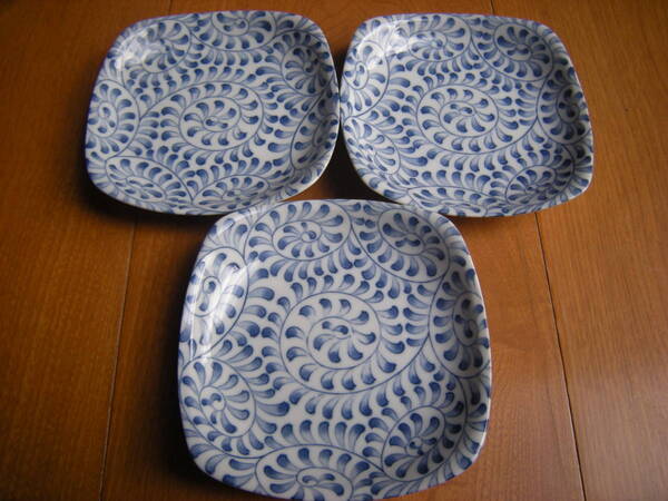 勇【新品・未使用】美濃焼 染付 和柄 タコ唐草 正角 5.5寸(14.5㎝x2.5㎝)ペア 2枚セット まとめて *お勧め*高級うつわ*
