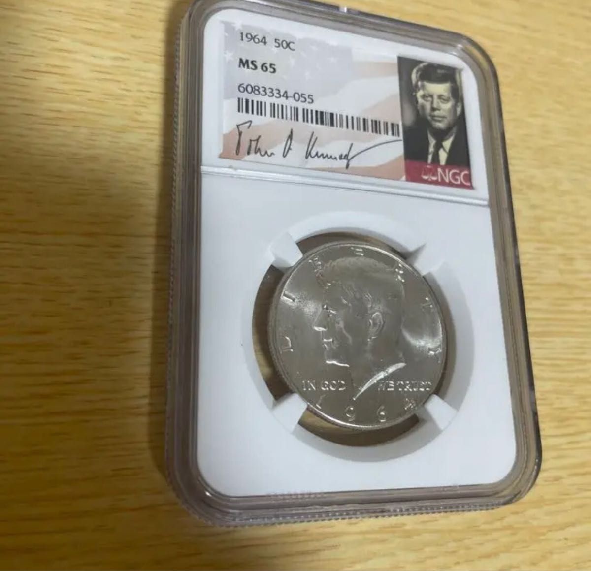 トランプ大統領 1オンス 銀貨 KEEPING AMERICA GREAT