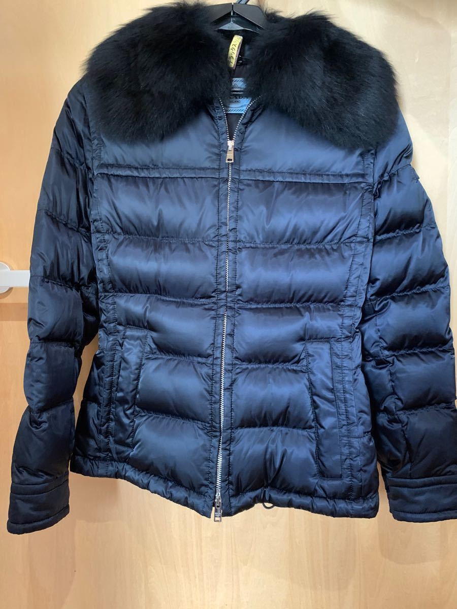 ダウンジャケット PRADAショート丈ファー付きダウンジャケットサイズ40