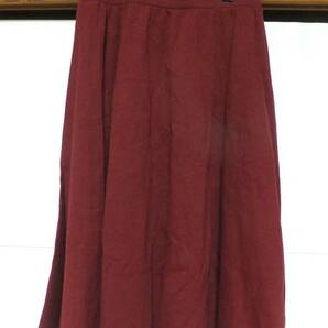 アースミュージック＆エコロジー ボルドー スカート 赤 カラーの画像1