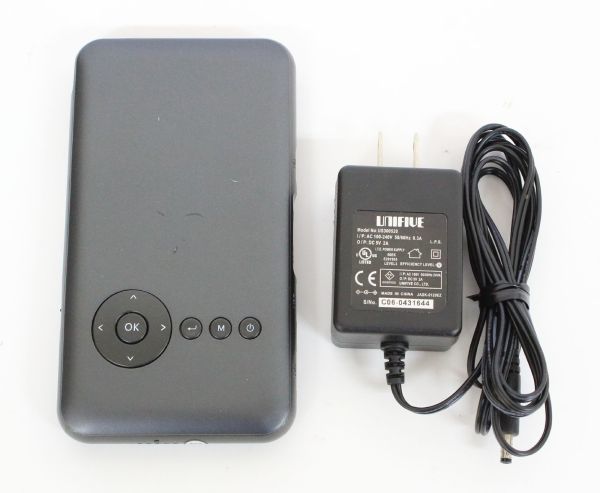 全て国内の正規代理店 【美品】カベーニ モバイルプロジェクター ueno