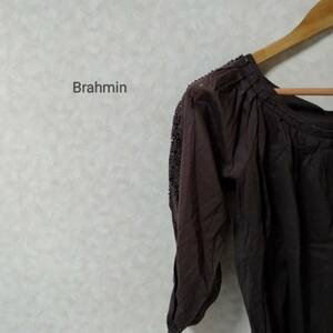 Brahmin ブラーミン 袖レース タック ブラウス トップス 無地 長袖 ラウンドネック デコルテ フェミニン 清楚 ブラウン系 サイズ38 SJJ222