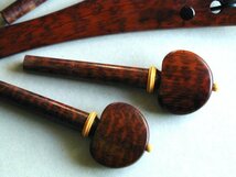 ★スネークウッド★チェロ用テイルピース★フレンチ式＋ペグ4本のセット（snakewood cello tailpiece&4pegs）_画像2