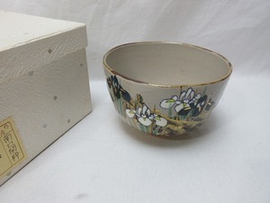 411033 【 ほぼ未使用 茶道具 南口 閑粋作 乾山八橋 金彩花色絵 茶碗 陶印 紙箱 】 検) 作家物 茶事 茶会 茶器 茶具 お点前 来客 茶道 ⅰ