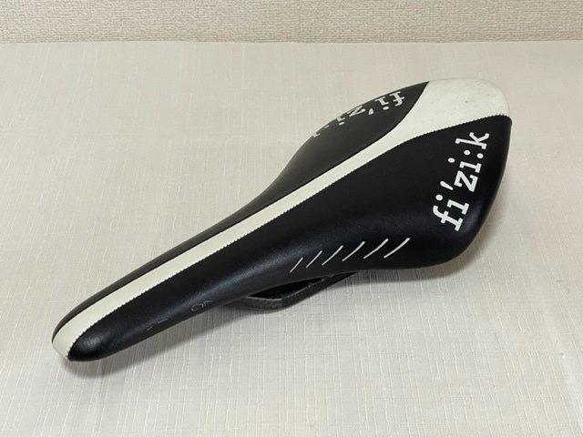 オンラインストア純正品 フィジーク サドル アリオネ R3 FIZIK ARIONE【希少】 www.m-arteyculturavisual.com