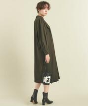 極美品 21AW BEAUTY&YOUTH UNITED ARROWS アローズ スタンドカラーワンピース 主役級ワンピ たっぷりボリューム袖 上品 OLIVE 定価18,700円_画像1