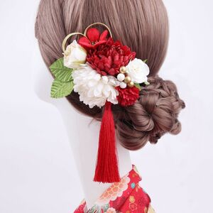 新品●赤系　和風髪飾り　着物用　造花　タッセル　ヘアクリップ　ヘアアクセサリー ちりめん かんざし つまみ細工 和装 着物 振袖