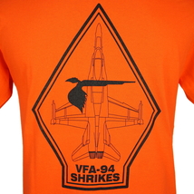 VFA-94 MIGHTY SHRIKES　オフィシャルTシャツ　（オレンジ）Mサイズ_画像3