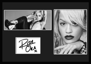 10種類!Rita Ora/リタ・オラ/R&B/Pop/UK/ポップ/歌手/アーティスト/サインプリント&証明書付きフレーム/BW/ディスプレイ(10-3W）
