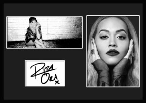 10種類!Rita Ora/リタ・オラ/R&B/Pop/UK/ポップ/歌手/アーティスト/サインプリント&証明書付きフレーム/BW/ディスプレイ(5-3W）