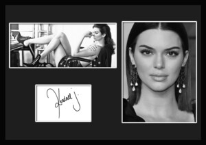 10種類!Kendall Jenner/ケンダル・ジェンナー/モデル/サインプリント&証明書付きフレーム/BW/モノクロ/ディスプレイ(7-3W）