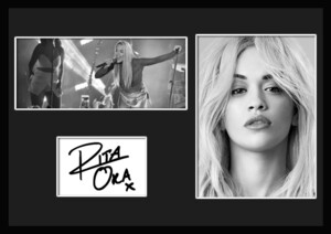 10種類!Rita Ora/リタ・オラ/R&B/Pop/UK/ポップ/歌手/アーティスト/サインプリント&証明書付きフレーム/BW/ディスプレイ(6-3W）