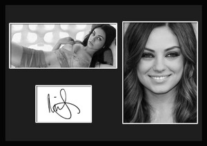 10 kind!Mila Kunis/ Mira *k varnish / woman super / Movie / movie / autograph print & certificate attaching frame /BW/ monochrome / display (7-3W)