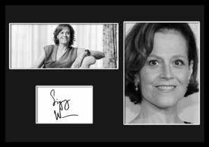 10種類!Sigourney Weaver/シガニー・ウィーバー/サインプリント&証明書付きフレーム/BW/モノクロ/ディスプレイ (7-3W)