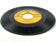 EP盤 バフィー・セントメリー『サークル・ゲーム/かもめの歌』（VANGUARD/HIT-1803/いちご白書主題歌/シングルレコード/レトロ/JUNK）_画像5