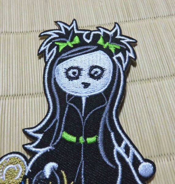LR白肌黒髪少女 ▼黒黄緑◆新品アメリカ デンジャラスクィーン ロングヘアー ホラー ガール CUTE刺繍ワッペン■洋服・衣類・衣服DIY