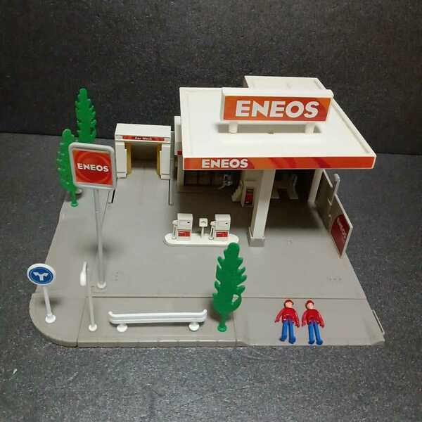 ● トミカタウン「エネオス」プラキッズ　旧タイプ　ガソリンスタンド