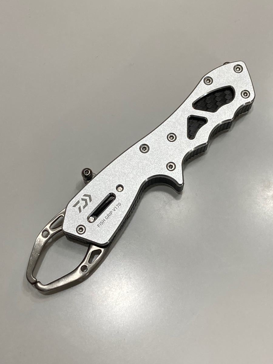 新品 ダイワ フィッシュグリップ SC285 ディープブルー スケール付き
