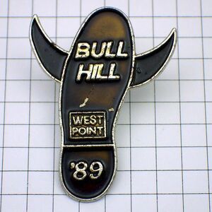  pin badge * shoes. pair after bru Hill mountain New York cow. angle * France limitation pin z* rare . Vintage thing pin bachi