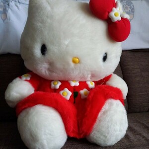 ハローキティ　HELLO KITTY 特大ぬいぐるみ　スカート　タグ付き　美品