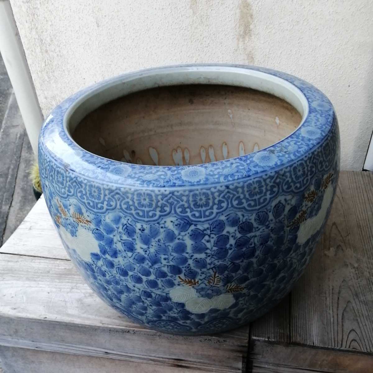 高知インター店】 骨董 火鉢 大型 木枠付 メダカ 睡蓮 テーブル