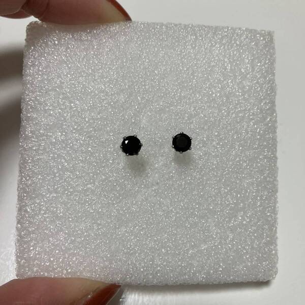 【残りわずか】新品 スタッドピアス オニキス風 一粒ピアス おしゃれ ブラック シルバー かっこいい クール 黒色