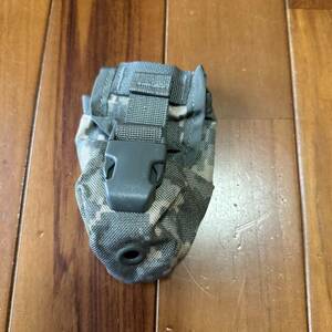 沖縄 米軍実物 MOLLE II FLASH BANG GRENADE POUCH グレネード ポーチ (管理番号CCC26)