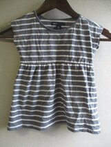 【GapKids】 カットソー キッズ サイズ:ＸＳ110 色:グレー 身丈:38 身幅:27 肩幅:27/JAO_画像1