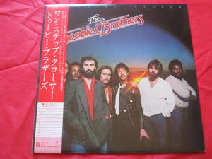 ■ドゥービー・ブラザーズ( THE　DOOBIE　BROTHERS)/　ワン・ステップ・クローサー　/　国内盤帯付きLPレコード　名盤