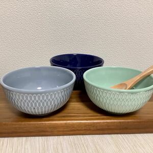 【新品】ボウル　茶碗　小鉢　食器　雫十草　カラフル　３色セット