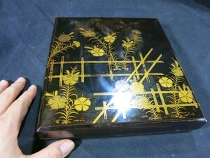 A　撫子蒔絵硯箱　江戸時代中期　漆器　