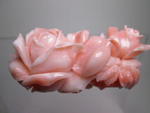 【江月】銀製 ピンク色本珊瑚 大振り薔薇彫刻帯留め兼ブローチ 41,18g_画像1
