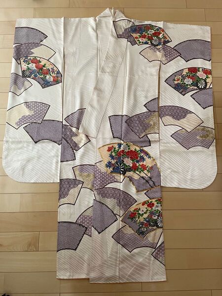 振袖 クリーム色 ホワイト 成人式 扇柄 花