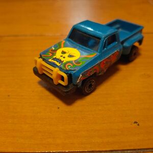 ドクロマークの青いトラック　昔のミニカー