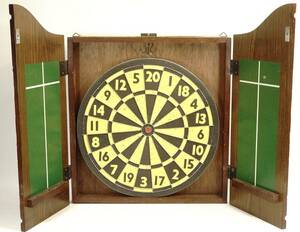  Vintage darts board THE LORD OF ARMS wooden ornament width 41cm height 50.5cm passing of years. taste .., stylish interior item as! IKT411