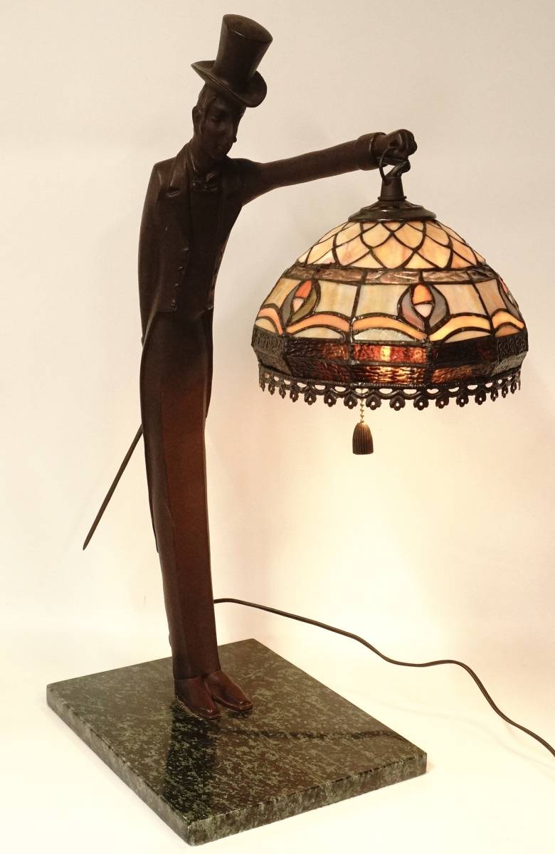 ビンテージ イタリア製 Demain ドマン ステンドグラステーブルランプ ランプを持つ銅製男性像 照明 意匠を凝らした素晴らしい逸品!IKT411, ハンドクラフト, 手工芸, ガラス工芸, ステンドグラス