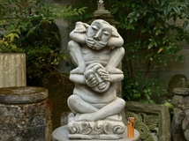 三猿の人間版の像h43cm　難あり 見ざる言わざる聞かざる　Three wise monkeys　1102　_画像1