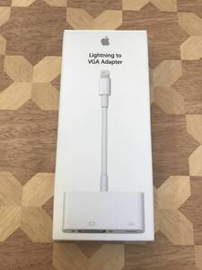 中古品　Apple　アップル　Lightning to VGAアダプタ　MD825AM/A　2211m74