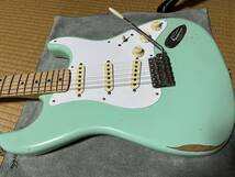 フェンダー ヴィンテラ Fender Vintera Road Worn ’50s Stratocaster サーフグリーン Surf Green ソフトケース付き 保証書有 ラッカー塗装_画像5