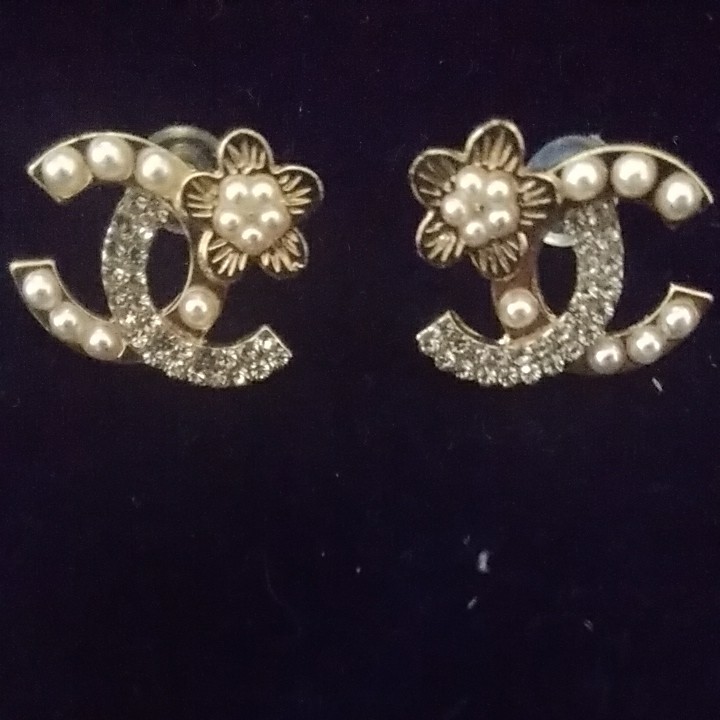 Chanel 22S新品 ロゴピアス リボンピアス atodorally.com.ar