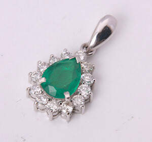 { pawnshop exhibition }Pt900* natural emerald 0.76ct+ diamond pendant top *C-5764