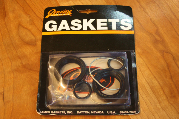 James Gaskets フロントフォーク オイルシール SHOWA / 75～83 XL / 76～83 FX FXE FXSB FXR JGI-45849-75