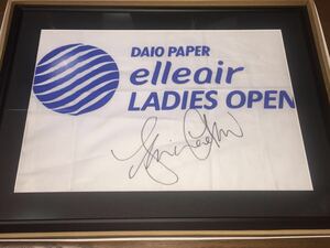 LPGA アンシネ 直筆サイン 2017 エリエールレディスオープン大会フラッグ 高級額装品