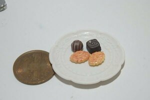 ★P132☆☆ミニチュア　小物　食べもの　おやつ　スイーツ　クッキー、チョコ☆ドールハウス